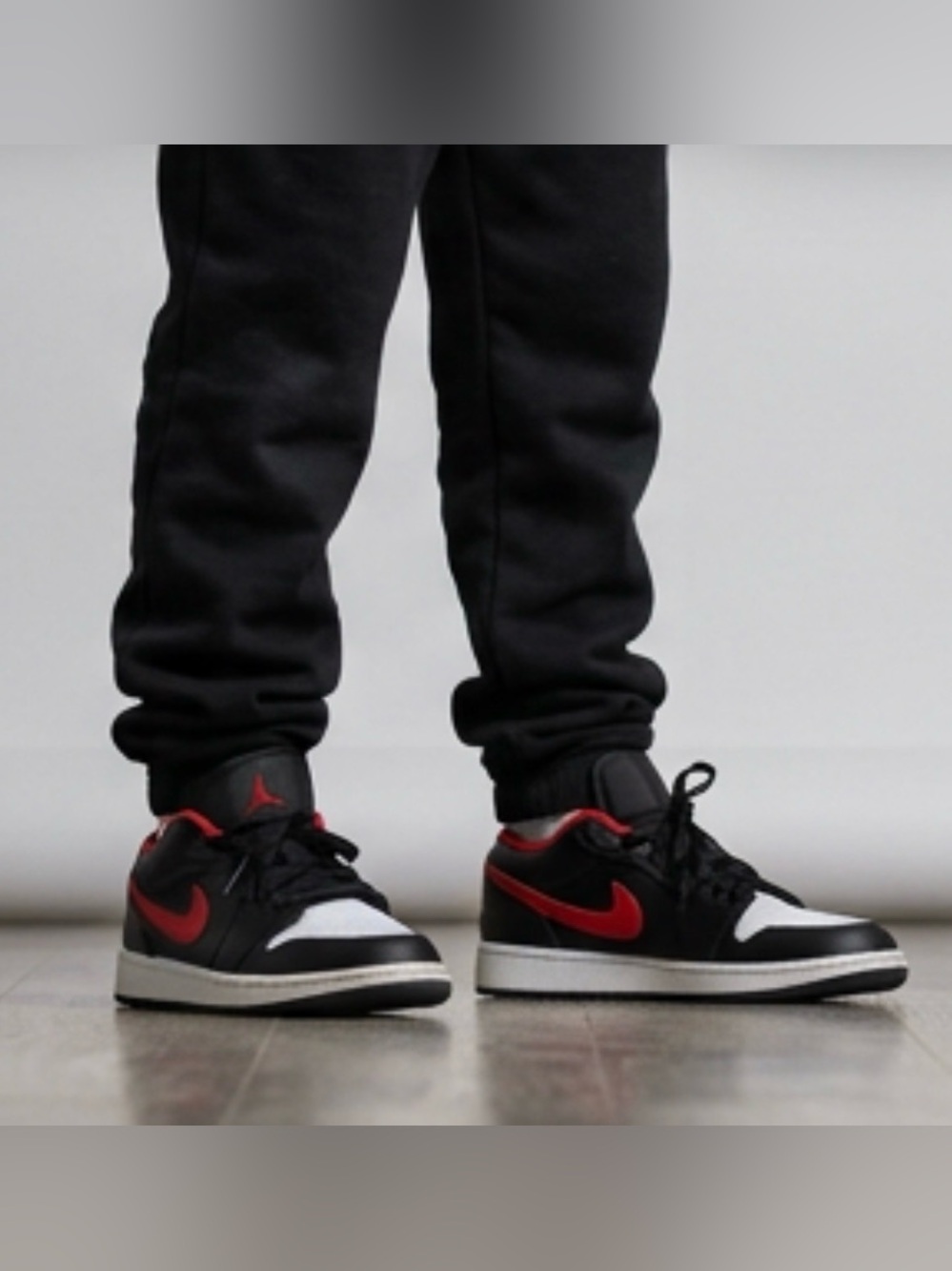 Nike Air Jordan Low 1 - Size 4Y Sneakers (GS)